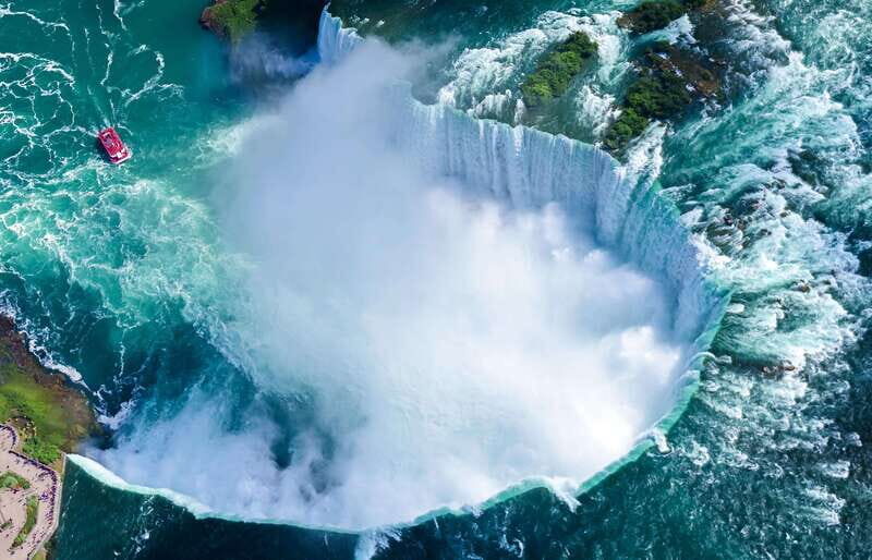 From Montreal: Toronto, Niagara Falls & 1000 Islands Tour - The Niagara hotel night: why being walkable changes everything