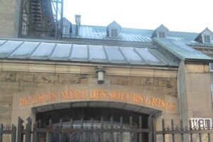 Haunted Downtown - What you’ll actually see: haunted bars, a forgotten graveyard, and hotels