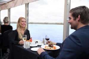 Montréal: 3 or 5-Course Dinner Cruise with DJ & Dancing - Your Route on the Water: Old Port to the Biosphere Loop