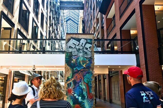 Montréal Downtown and Underground City Private Walking Tour - From One Set of Streets to Another: Promenades Cathédrale and Place Montréal Trust
