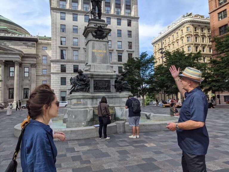 Montréal: Old Town Small Group Guided Walking Tour - Meeting at the Obelisk: Starting Without Stress
