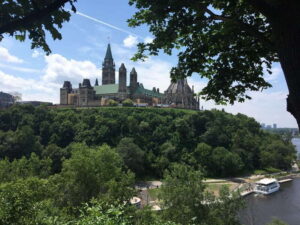 Montreal: Private Day Tour to Ottawa - Montreal to Ottawa: comfortable transport and a smart start