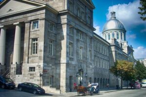 Montreal: Private Walking Tour with a Local - Where you meet: Musée des beaux-arts de Montréal (and how to choose your best start)