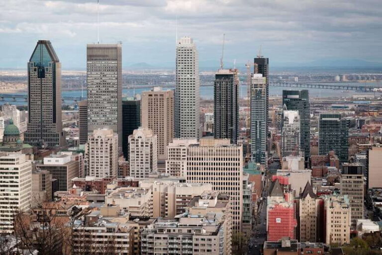 Montreal: Private Walking Tour with a Local - Where you meet: Musée des beaux-arts de Montréal (and how to choose your best start)