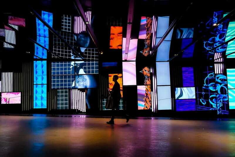 Montreal: RESO Underground City and Downtown Walking Tour - Public art and hidden architecture: what you’ll notice once someone points it out