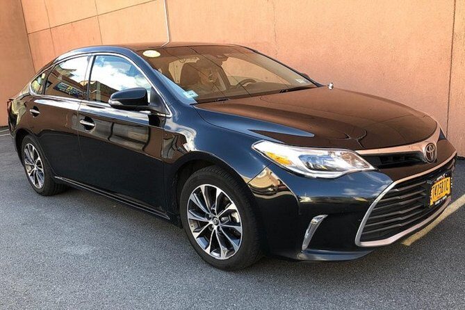 Private Departure Transfer to Montreal Airport YUL - The driver experience: promptness, clean cars, and helpful hands