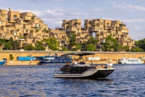 The Ultimate Montreal Boat Tour – Fall Colors Apéro Edition - The small boat experience: what the ride feels like